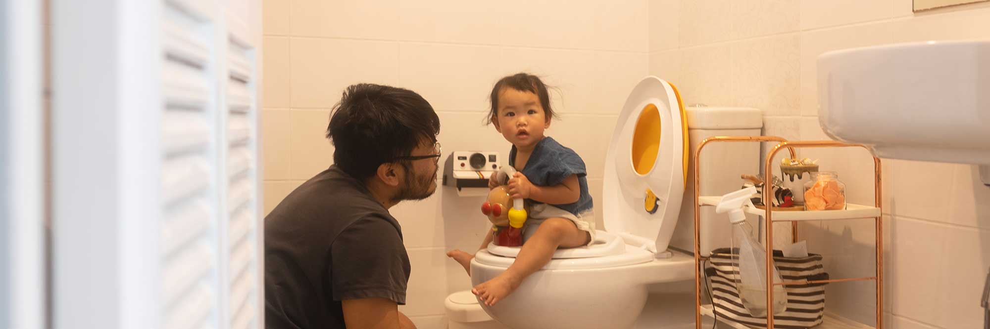Potty training your toddler: when to start and what to expect!
