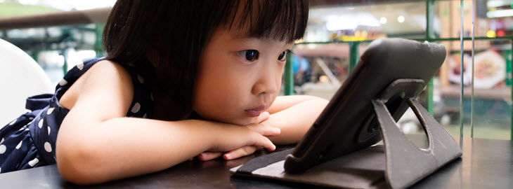 Banner: Health blog - 9 tips for helping your child unplug from screens this summer